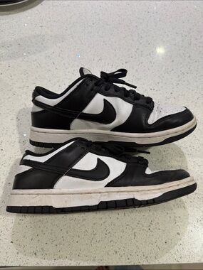 Nike Panda Low Dunks